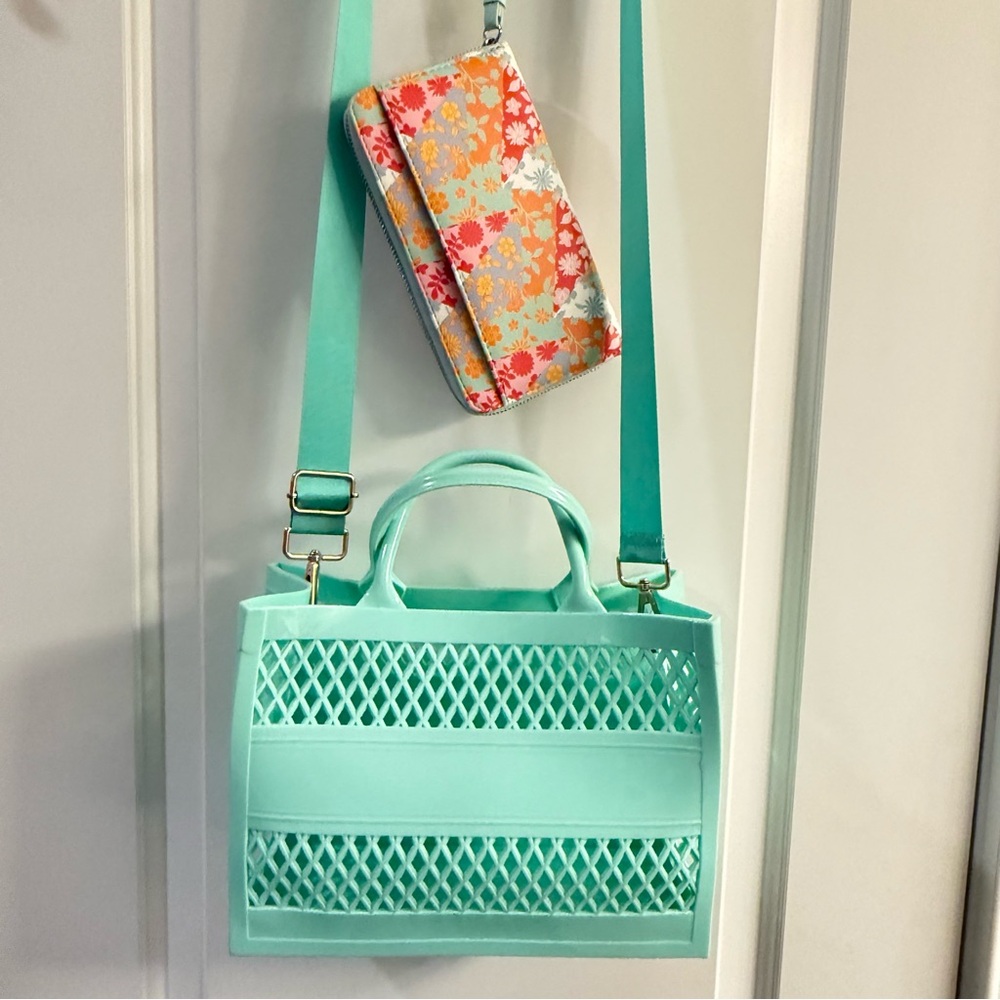 Jelly Tote Bag w/ Removable Strap & Coordinating Wallet / Excellent Condition